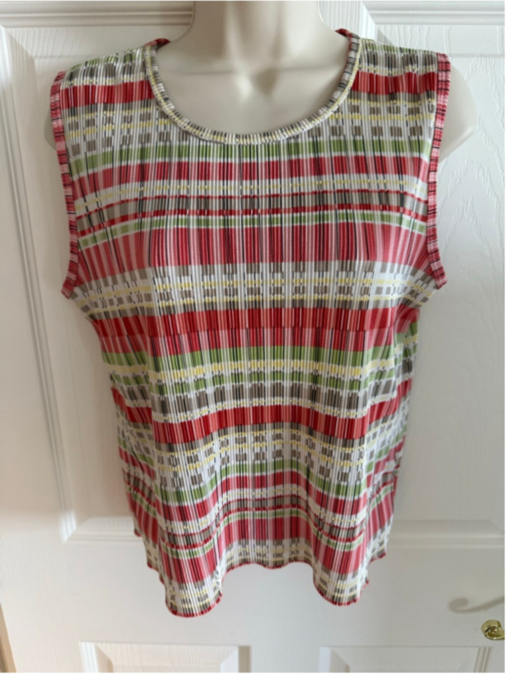 Vintage Y2K Plissé women's size Medium sleeveless tank top accordion pleats